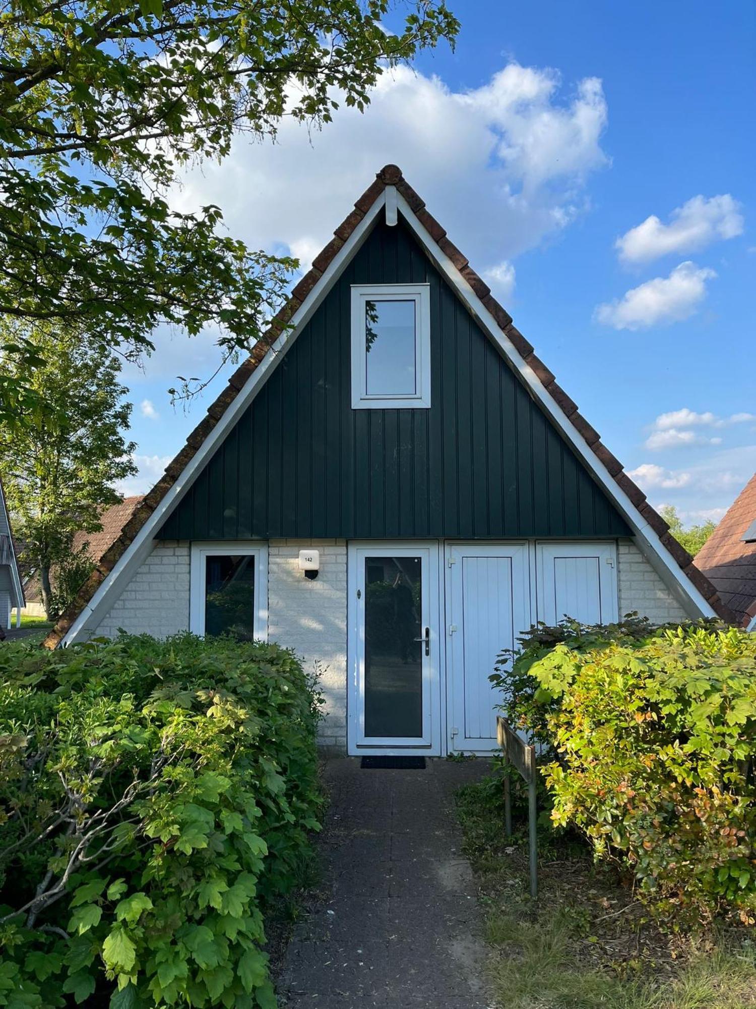 Vakantiepunt 142 - Moderne Vakantiewoning Aan Het Water! Gramsbergen Eksteriør billede